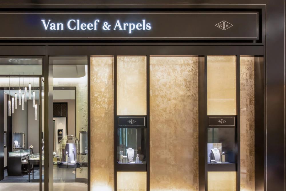 Porque é que a Van Cleef &amp; Arpels é tão cara? (Factos pouco conhecidos)